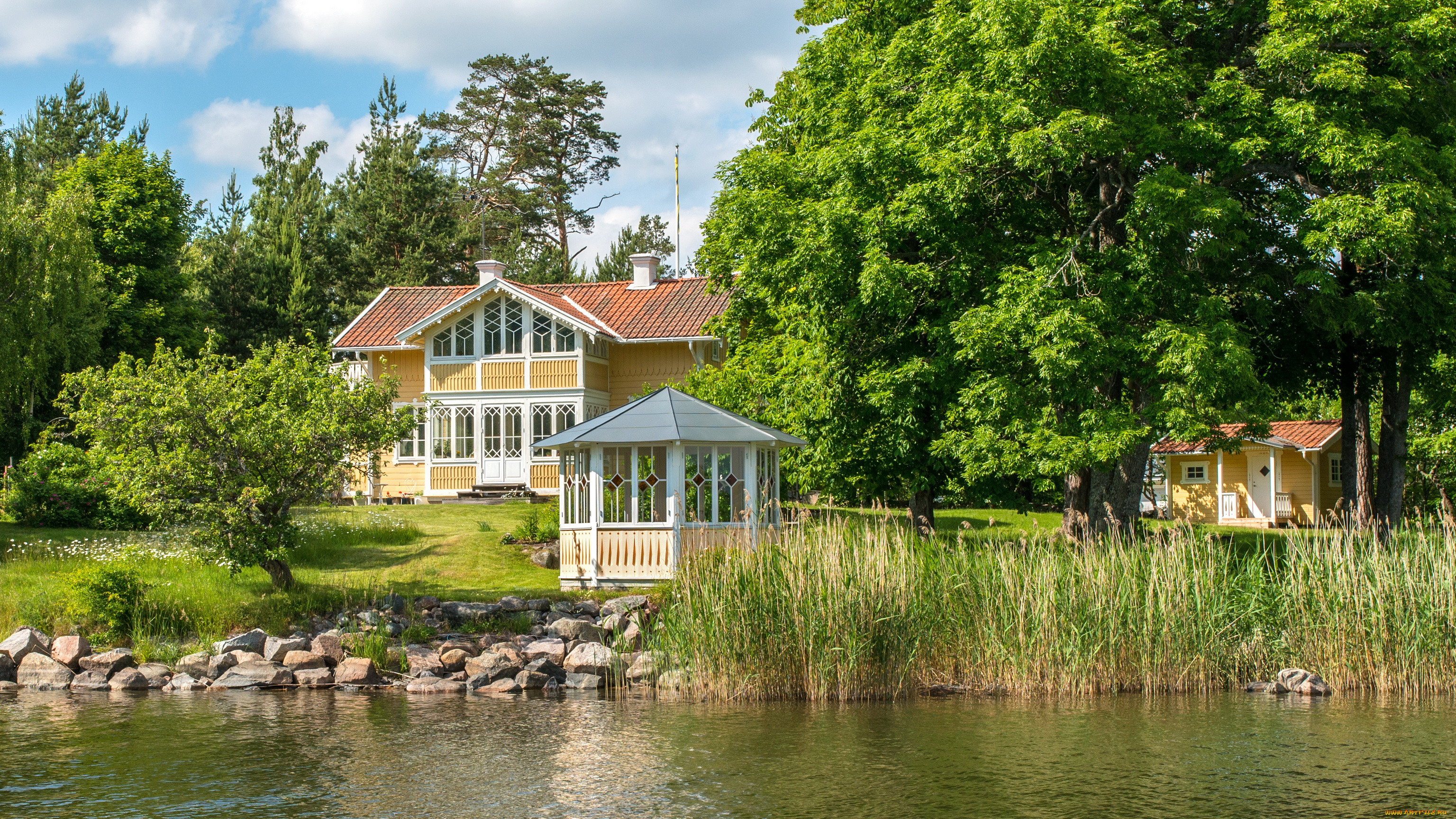 Обои Швеция Стокгольм Vaxholm Города Ваксхольм (Швеция), обои для рабочего  стола, фотографии швеция, стокгольм, vaxholm, города, улицы, площади,  набережные, река, дома, берег, растения, трава Обои для рабочего стола,  скачать обои картинки заставки